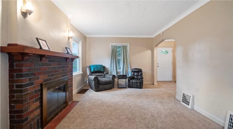 1880 Furness St, Maplewood, MN 55109