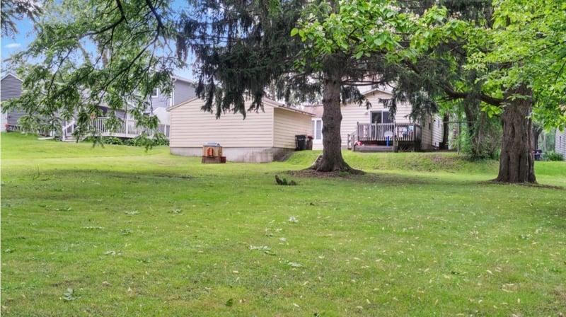1880 Furness St, Maplewood, MN 55109