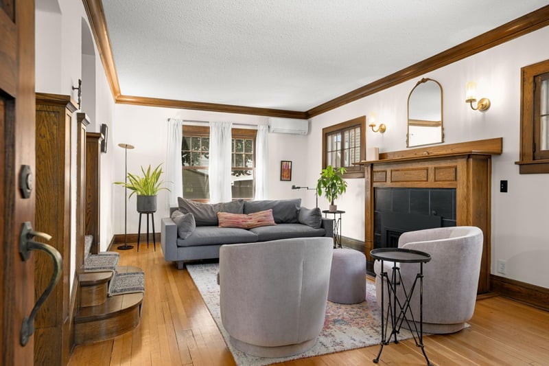 2132 Stanford Ave, Saint Paul, MN 55105