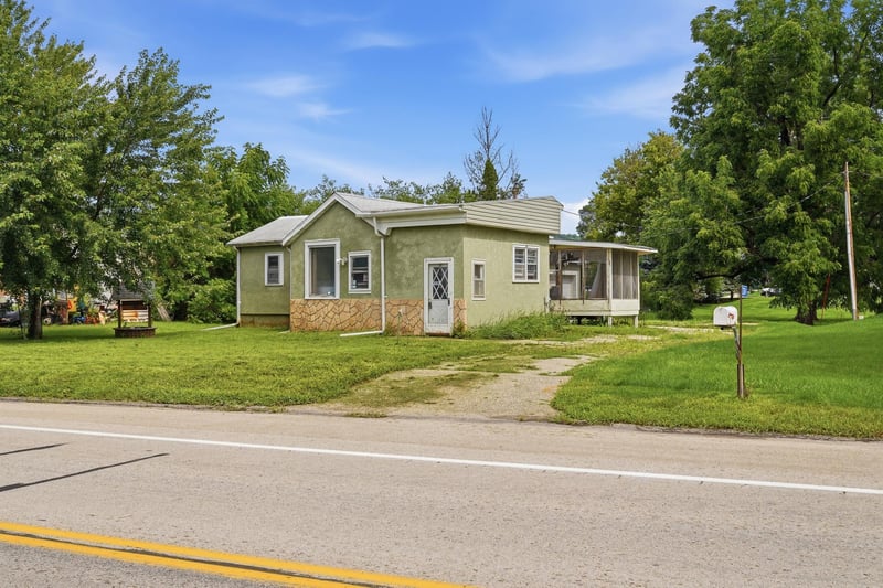 1304 County 25, La Crescent, MN 55947