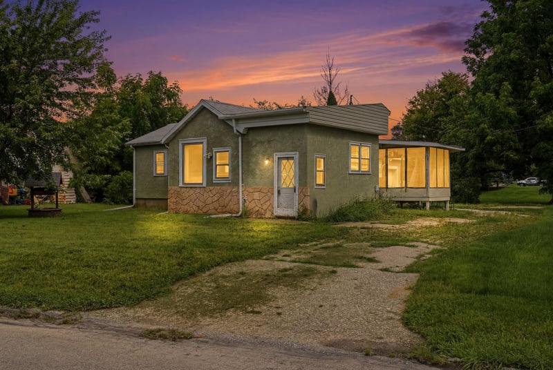 1304 County 25, La Crescent, MN 55947