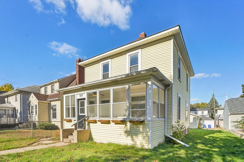 1611 Edmund Ave, Saint Paul, MN 55104
