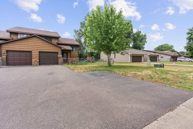 1330 107th Ave NW, Coon Rapids, MN 55433
