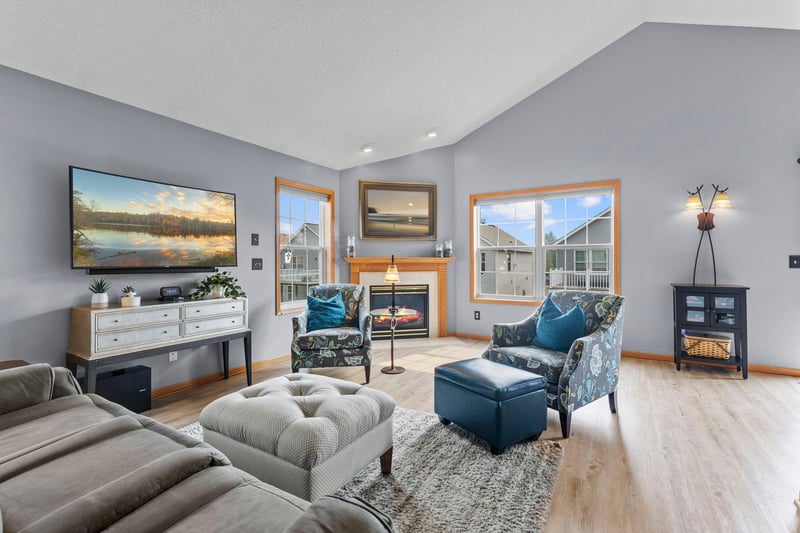 7527 Hampton Ln, Shakopee, MN 55379