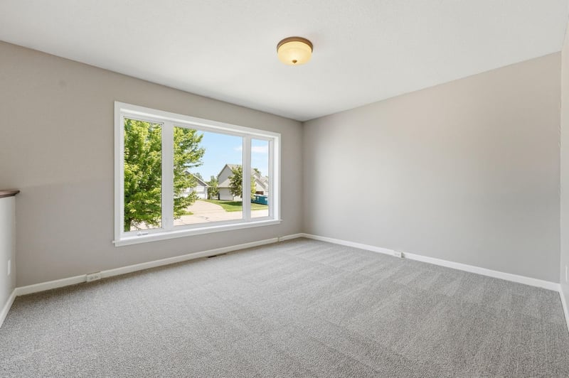9155 Fairway Hill Dr, Elko New Market, MN 55020