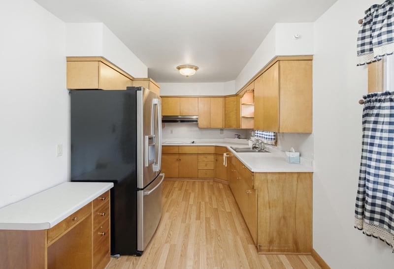 16 Minnesota Ave W, Minnesota Lake, MN 56068