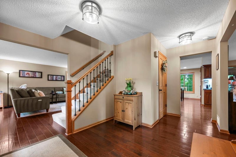 12500 Dorchester Trl, Apple Valley, MN 55124