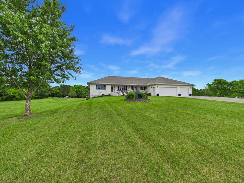 1572 47th St SE, Saint Cloud, MN 56304