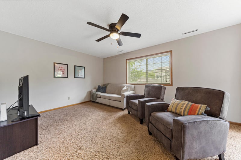 11 Restless Ct, Mankato, MN 56003
