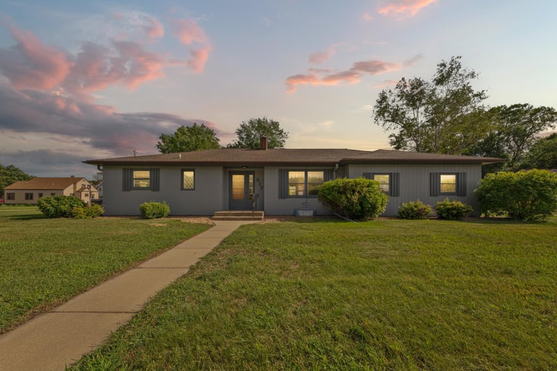517 Court Ave, Gaylord, MN 55334