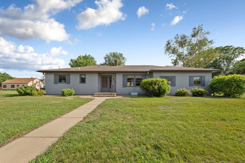 517 Court Ave, Gaylord, MN 55334