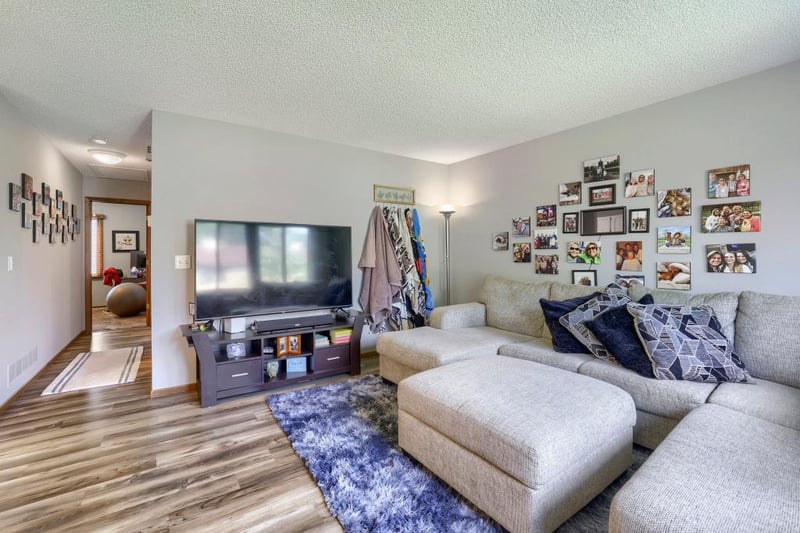 7608 Maplebrook Pw N, Brooklyn Park, MN 55445