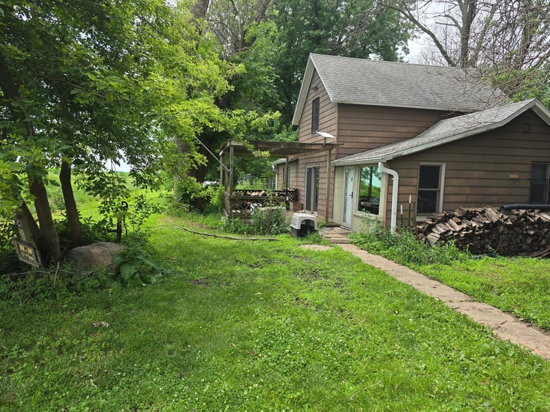 1129 142nd Ave, Welcome, MN 56181