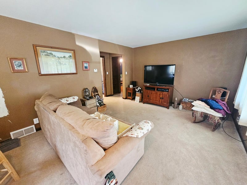 116 N 1st St, Milan, MN 56262