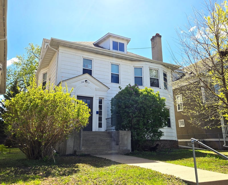 2215 Pleasant Ave, Minneapolis, MN 55404