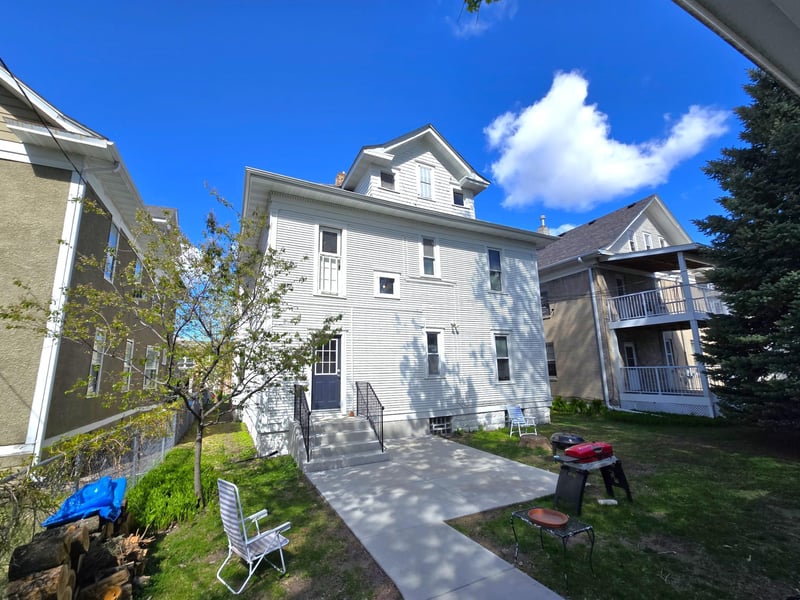 2215 Pleasant Ave, Minneapolis, MN 55404