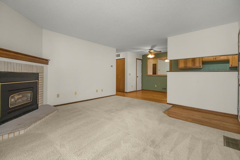 1740 Pleasant St #B, Lauderdale, MN 55113