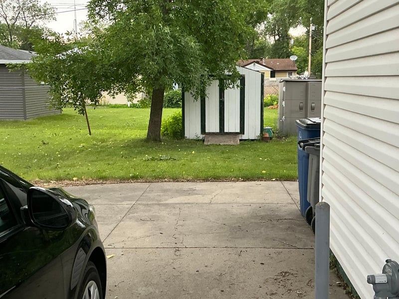 1912 N 6th Ave N, Moorhead, MN 56560