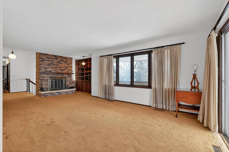 8730 Summit Dr, Eden Prairie, MN 55347