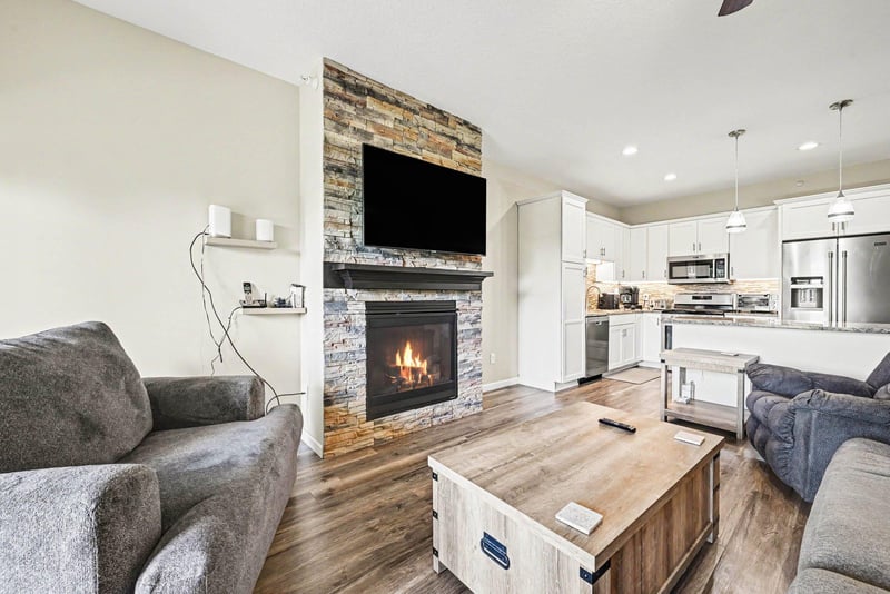 4138 Blakewood Dr, Shakopee, MN 55379