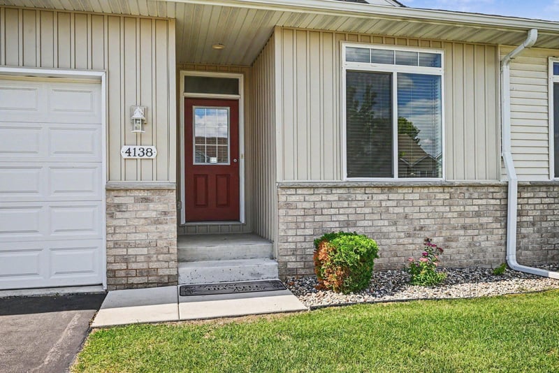 4138 Blakewood Dr, Shakopee, MN 55379