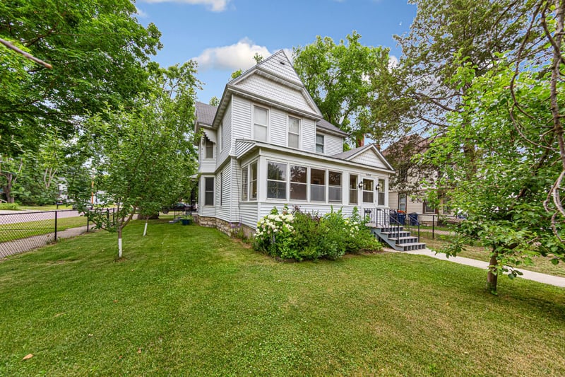 904 Central Ave N, Faribault, MN 55021