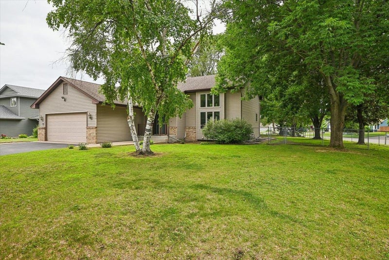 3894 123rd Ave NW, Coon Rapids, MN 55433