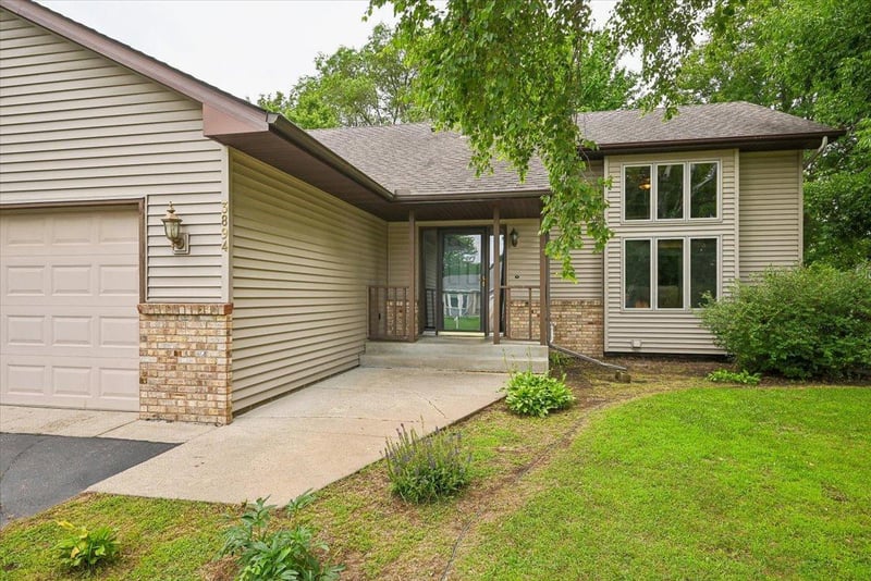 3894 123rd Ave NW, Coon Rapids, MN 55433