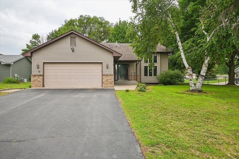 3894 123rd Ave NW, Coon Rapids, MN 55433