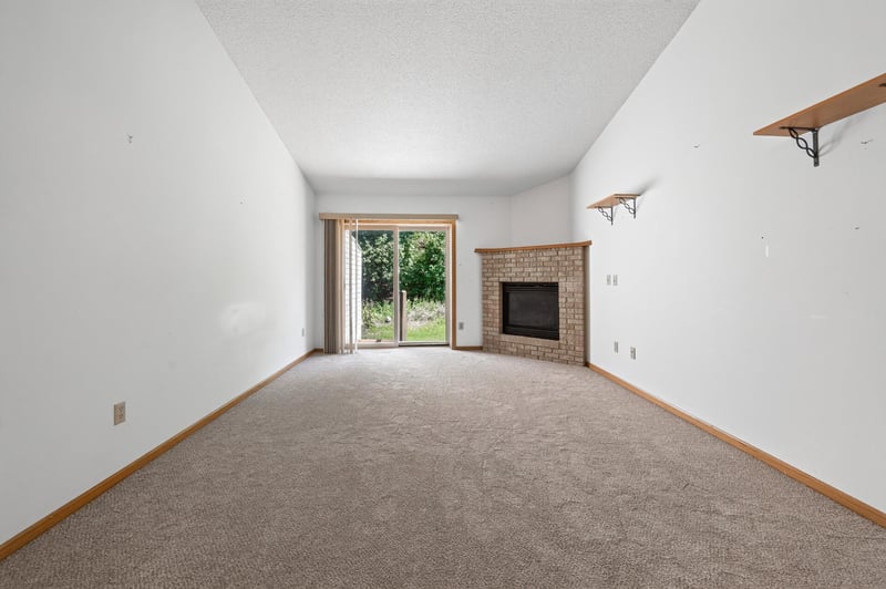 643 86th Ln NW, Coon Rapids, MN 55433