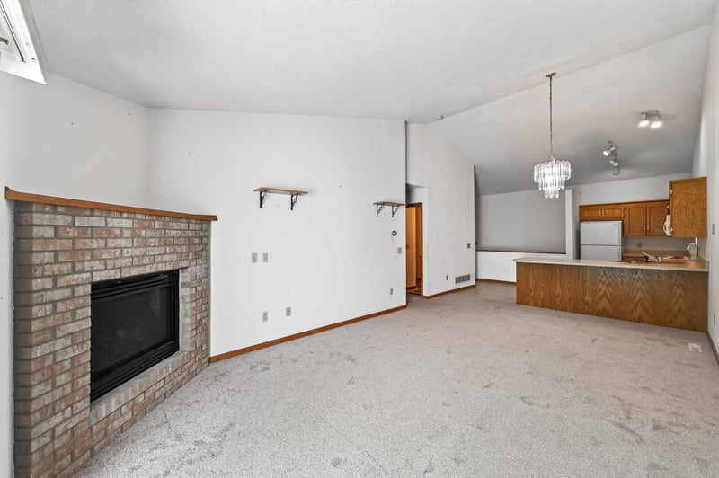 643 86th Ln NW, Coon Rapids, MN 55433