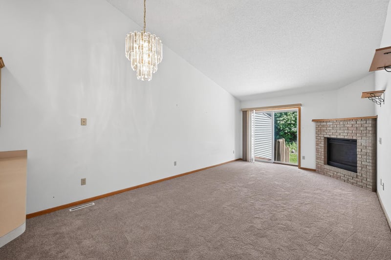 643 86th Ln NW, Coon Rapids, MN 55433