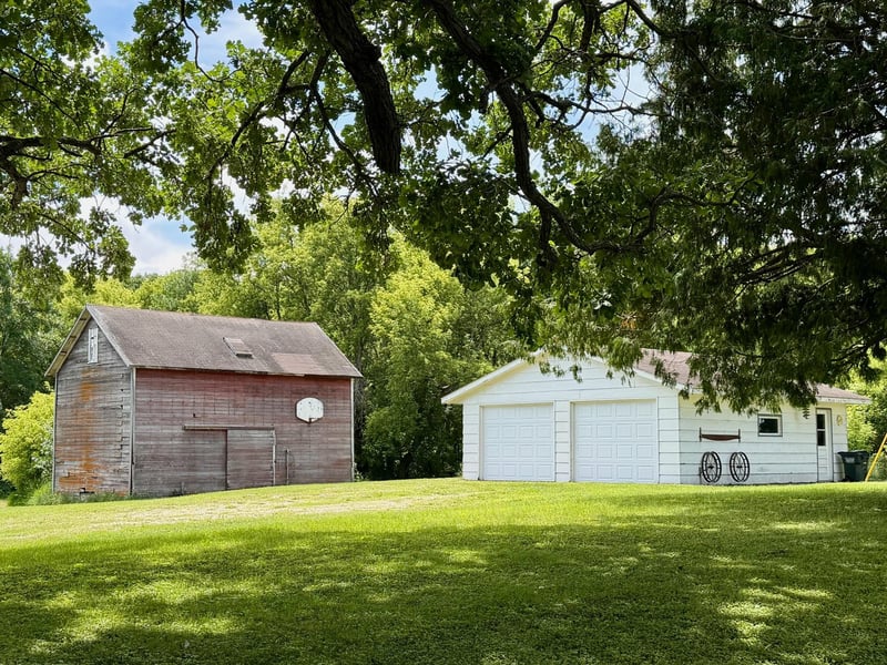 6565 165th Ave NW, New London, MN 56273