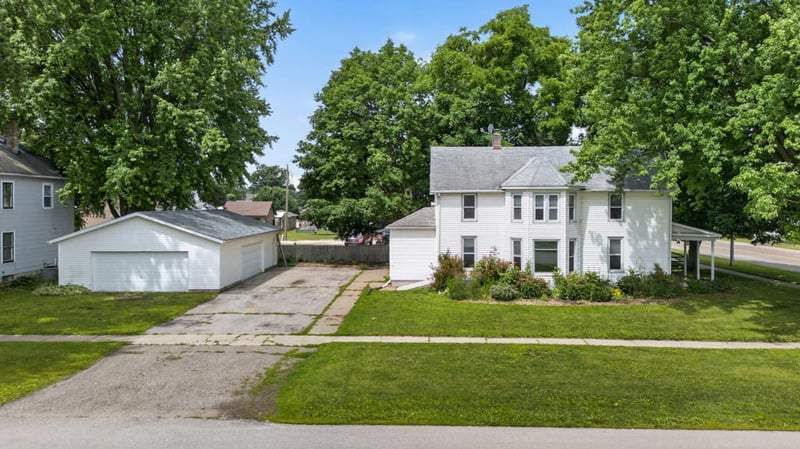 210 Main St W, Elgin, MN 55932