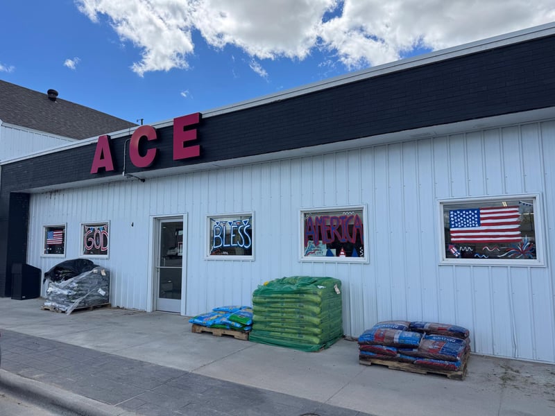 215 Main St N, Greenbush, MN 56726