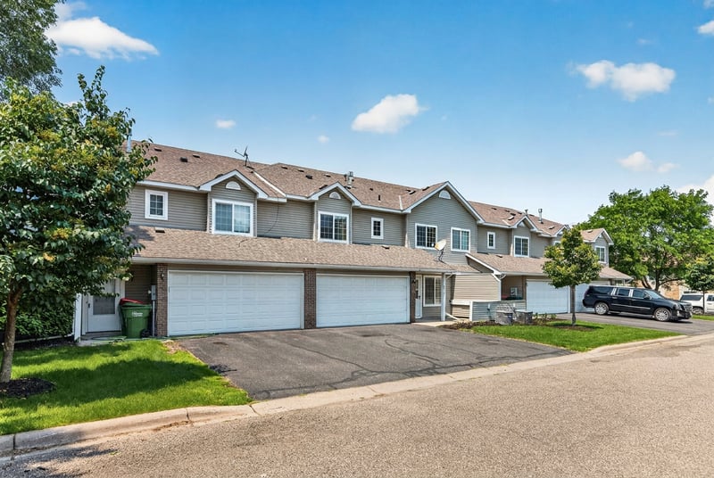 10966 Bluebird St NW, Coon Rapids, MN 55433