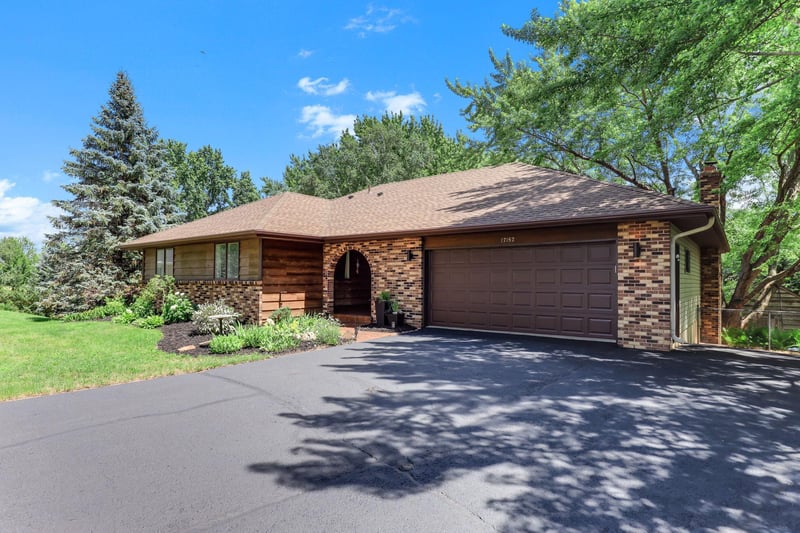 17152 Gage Way, Lakeville, MN 55024