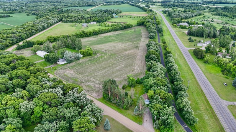 557 222nd St E, Saint Cloud, MN 56301