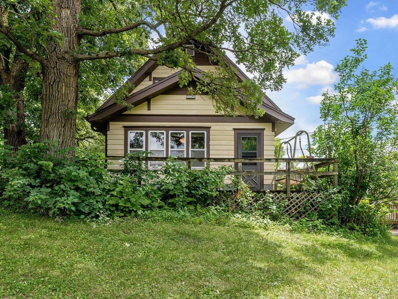 201 Hillcrest Dr, Waterville, MN 56096