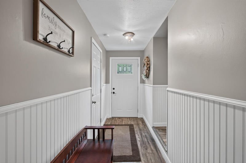 7844 Conroy Way, Inver Grove Heights, MN 55076