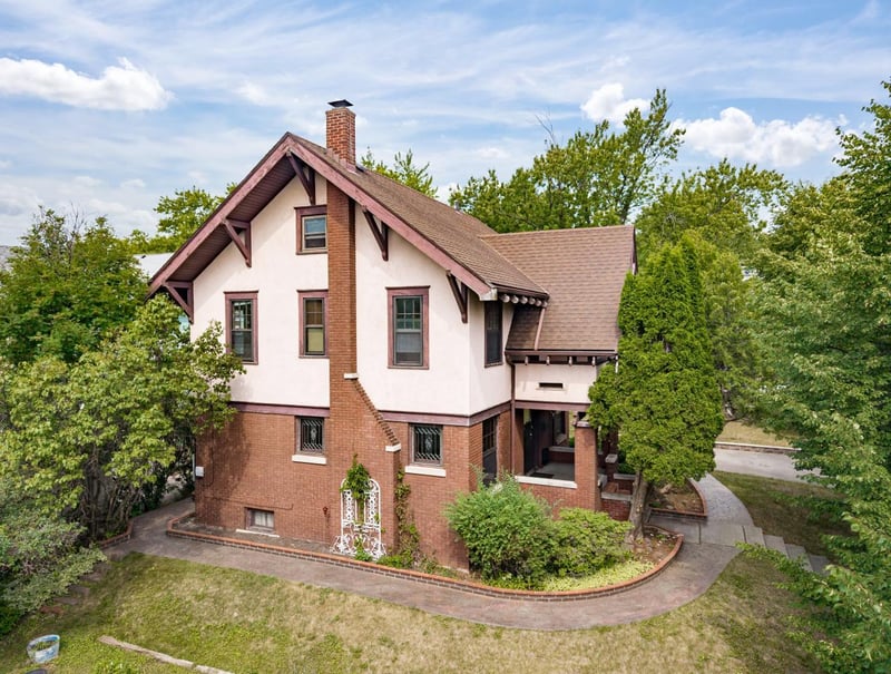 101 S 20th Ave E, Duluth, MN 55812