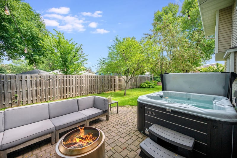 120 Chaucer Ct, Mankato, MN 56001