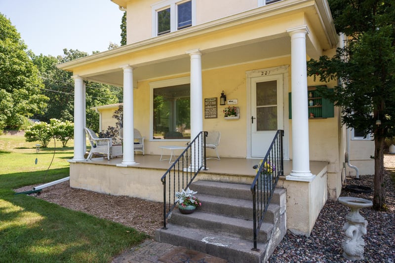 201 W Colvill St, Cannon Falls, MN 55009