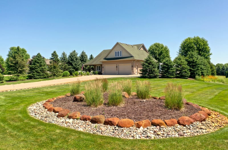 25157 Firefly Ave, Wyoming, MN 55092