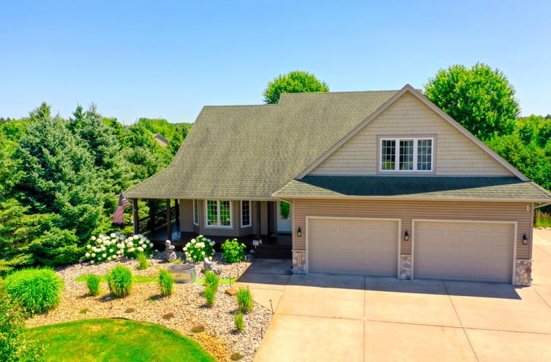 25157 Firefly Ave, Wyoming, MN 55092