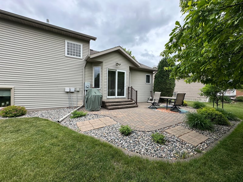 607 13th Ave N, Moorhead, MN 56560
