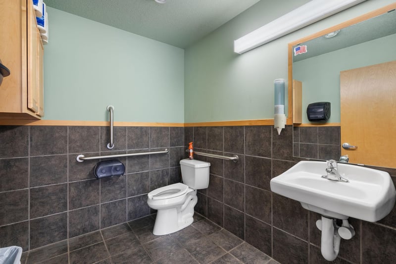 650 N Elm Ave, Owatonna, MN 55060