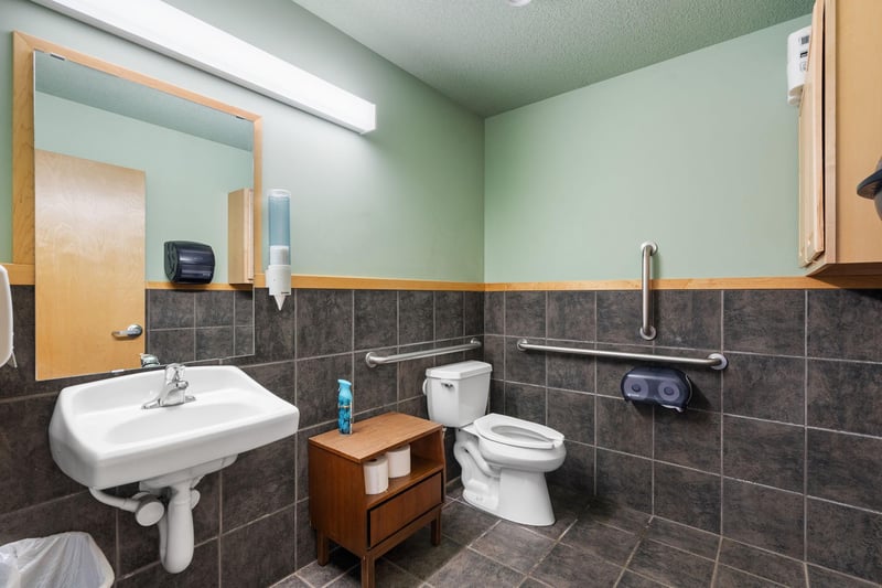 650 N Elm Ave, Owatonna, MN 55060