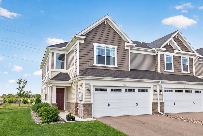 1852 Tyrone Dr, Shakopee, MN 55379