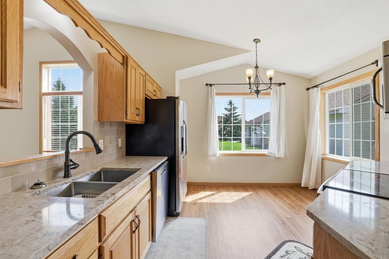 1761 Ojibway Dr, Centerville, MN 55038
